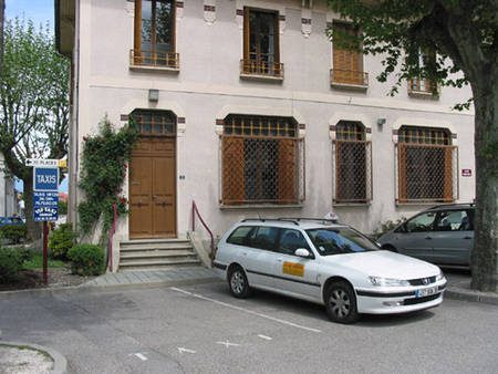 Taxi place de la mairie à Vif